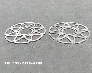 變形的鋁板如何快速調(diào)平呢？用什么機器呢？</a>